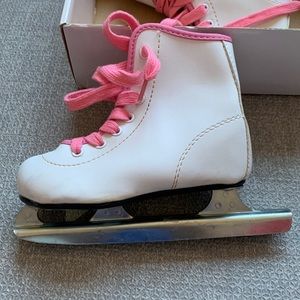Ice skates girls size 8 double blade /double runner white w/ pink trim and laces
